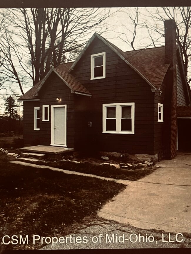 Building Photo - 2139 S Main St