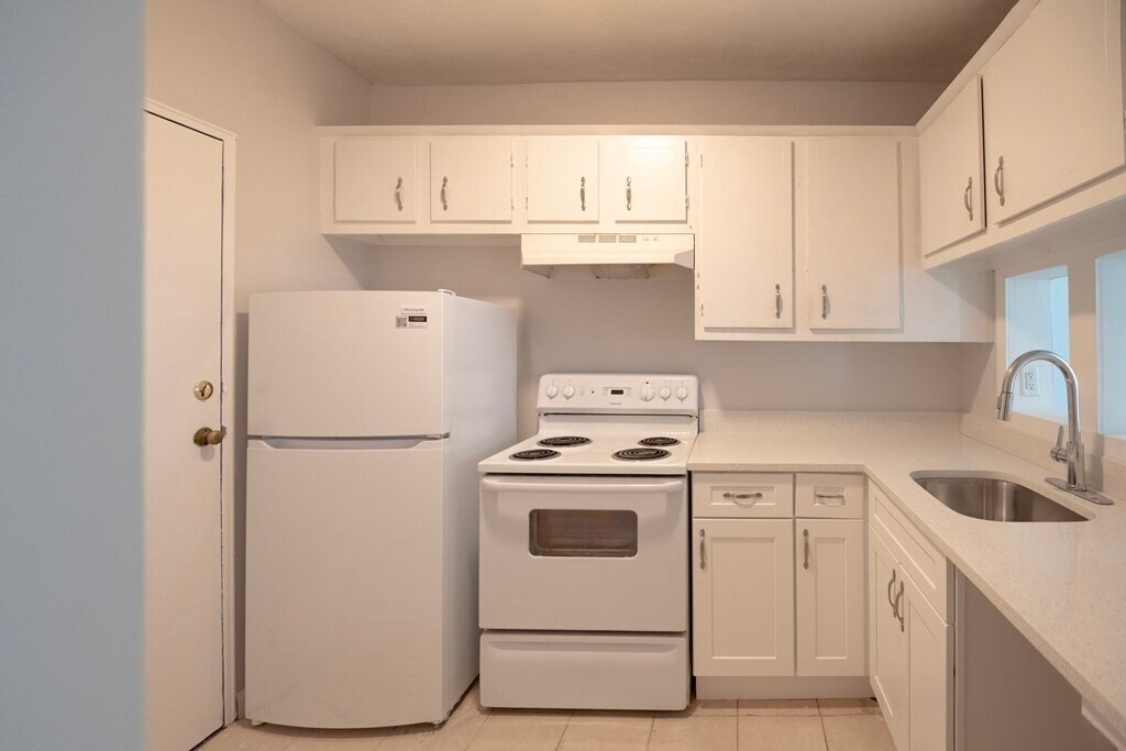 Primary Photo - 5 Beaver Park Rd