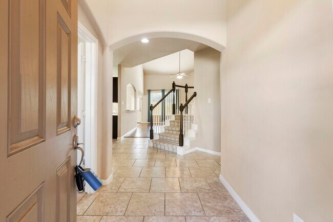 Building Photo - 8711 Alicia Dr