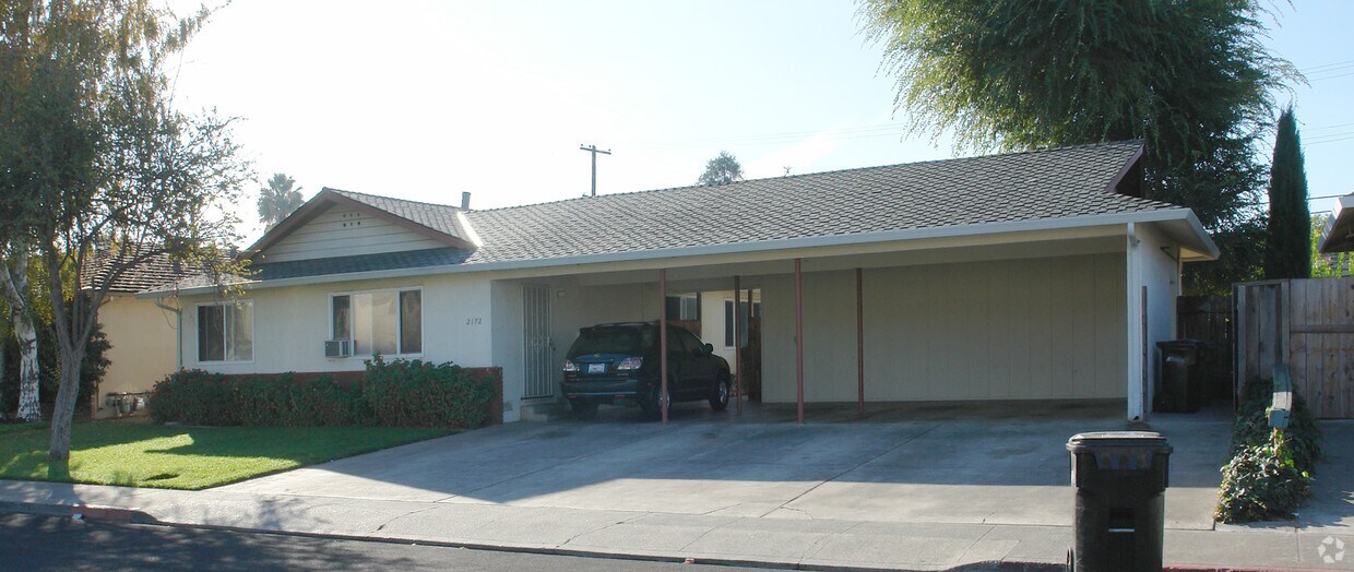 Building Photo - 2172 Aza Dr