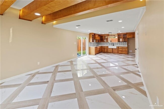 Building Photo - 1405 Karen Dr