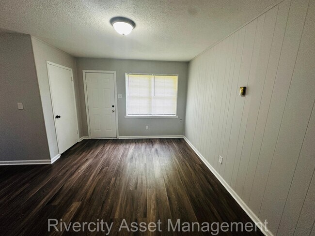 Building Photo - 2232 Amethyst Cove