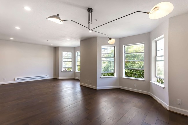 Building Photo - 235 Collins Street, Unit 2
