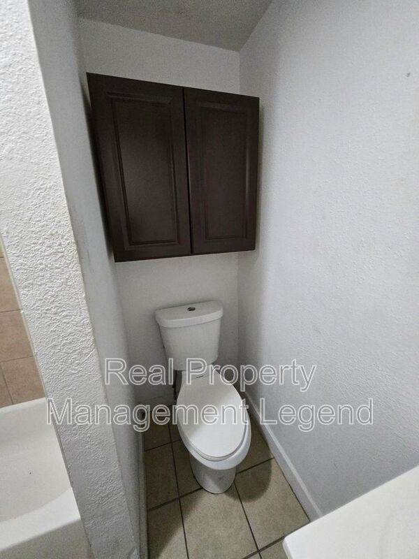 Foto del edificio - 933 Gillham Rd