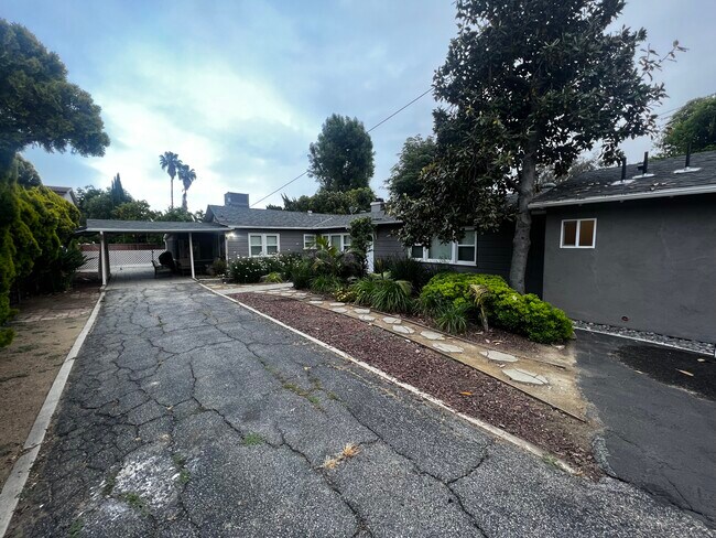Foto del edificio - 6642 Gaviota Ave