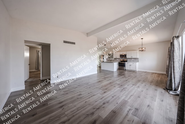 Building Photo - 2110 W Greenbriar Dr