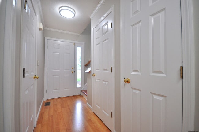 Building Photo - 703 Gray Fox Ln