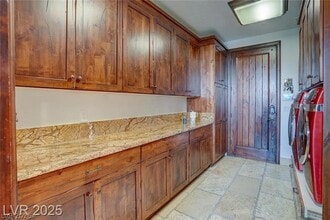 Building Photo - 1608 Liege Dr