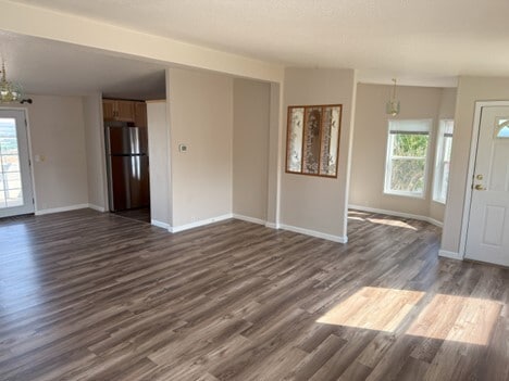 Building Photo - 801 Box Canyon Rd