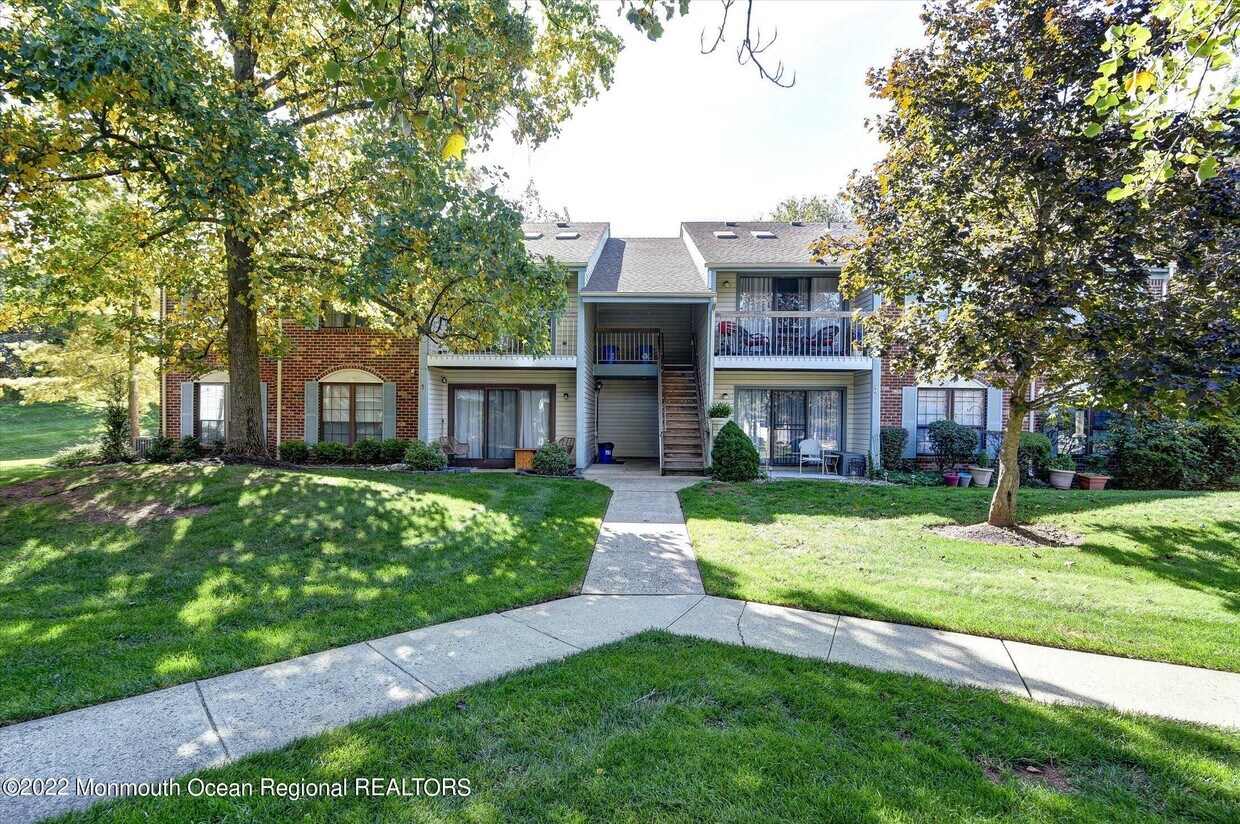 71 Crabapple Ln Unit 266, Franklin Township, NJ 08823 Condo for Rent