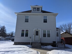 Building Photo - 626 4th St SE