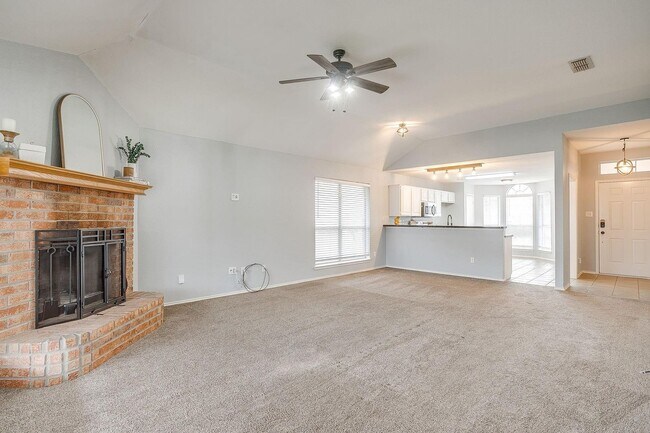 Foto del edificio - Great Rental in Marine Creek Heights- 3 Bed, 2 Bath- Eagle Mountain Saginaw ISD- 76135