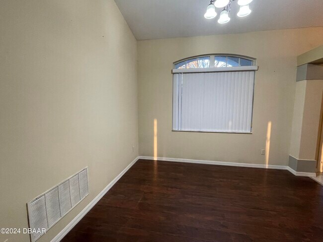 Building Photo - 5990 Shady Creek Ln