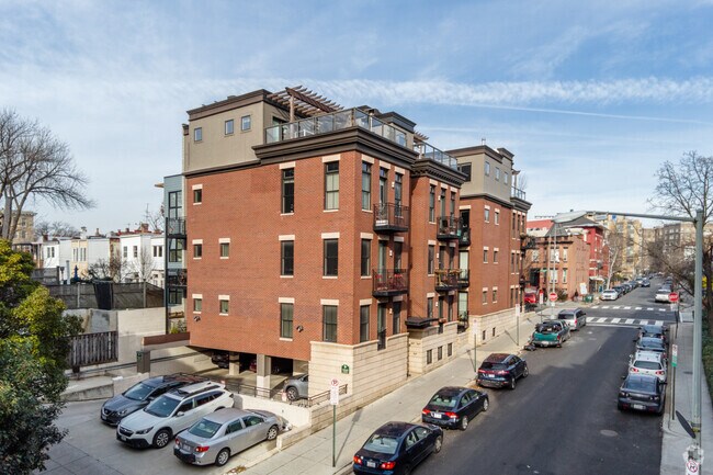 Building Photo - Euclid Flats