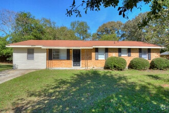 Building Photo - 2419 Southdale Dr