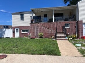 Building Photo - 4 S Parente Ln
