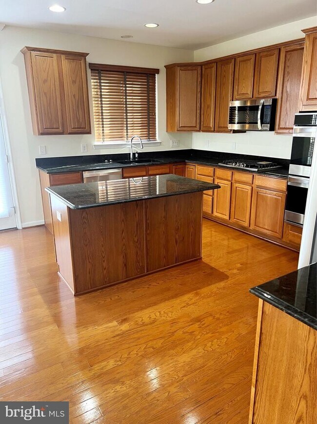 Foto del edificio - 4339 Talmadge Cir