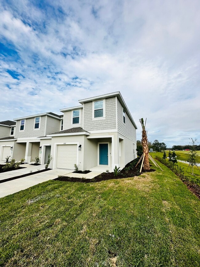 Building Photo - 2287 Portrait St