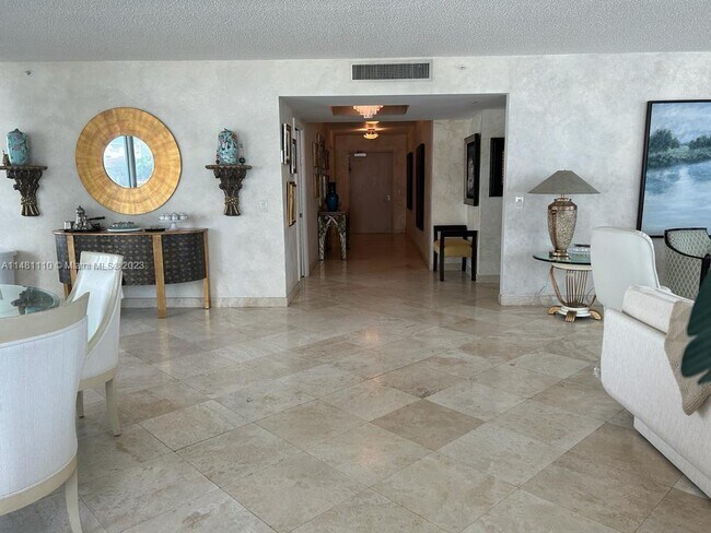 Foto del edificio - 16400 Collins Ave