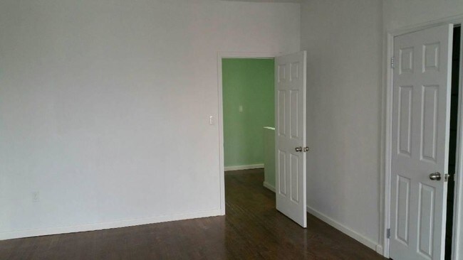 Building Photo - 152 Macdougal St