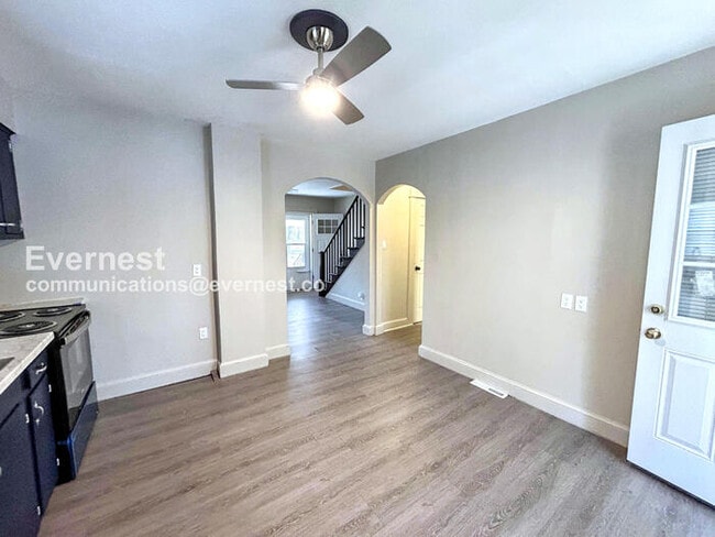 Foto del edificio - 14535 Long Branch Rd