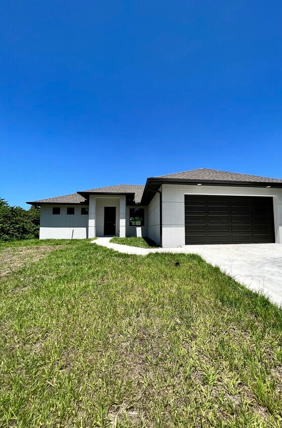 Foto principal - 3285 Lake View Blvd