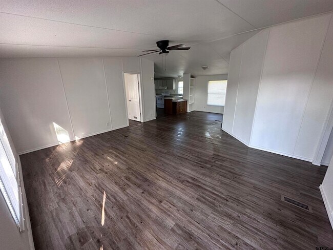 Foto del edificio - 12847 FM 2710