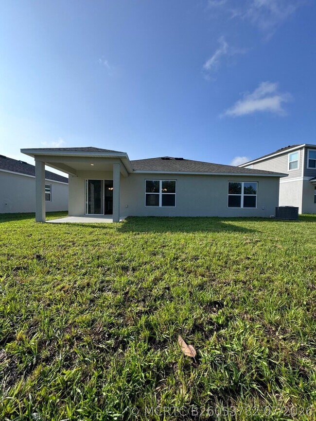 Foto del edificio - 3015 Sanctuary Dr