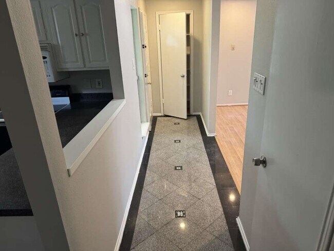 Foto del edificio - 881 Wax Myrtle Ln