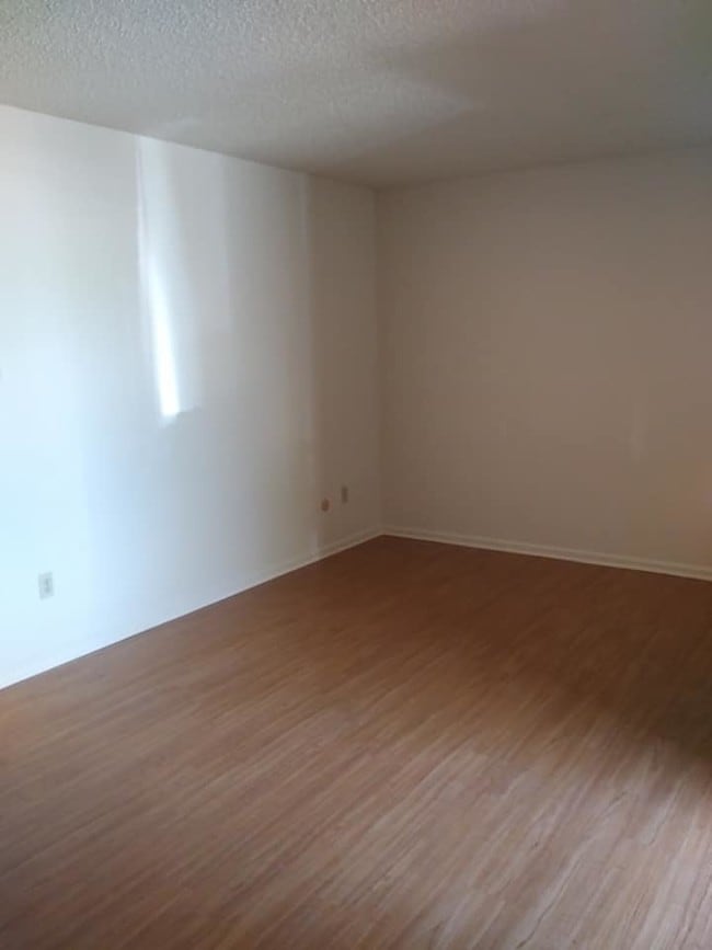 Building Photo - 1502 E Beverly Dr