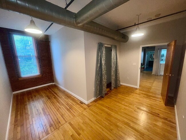 Building Photo - 325 Lafayette St