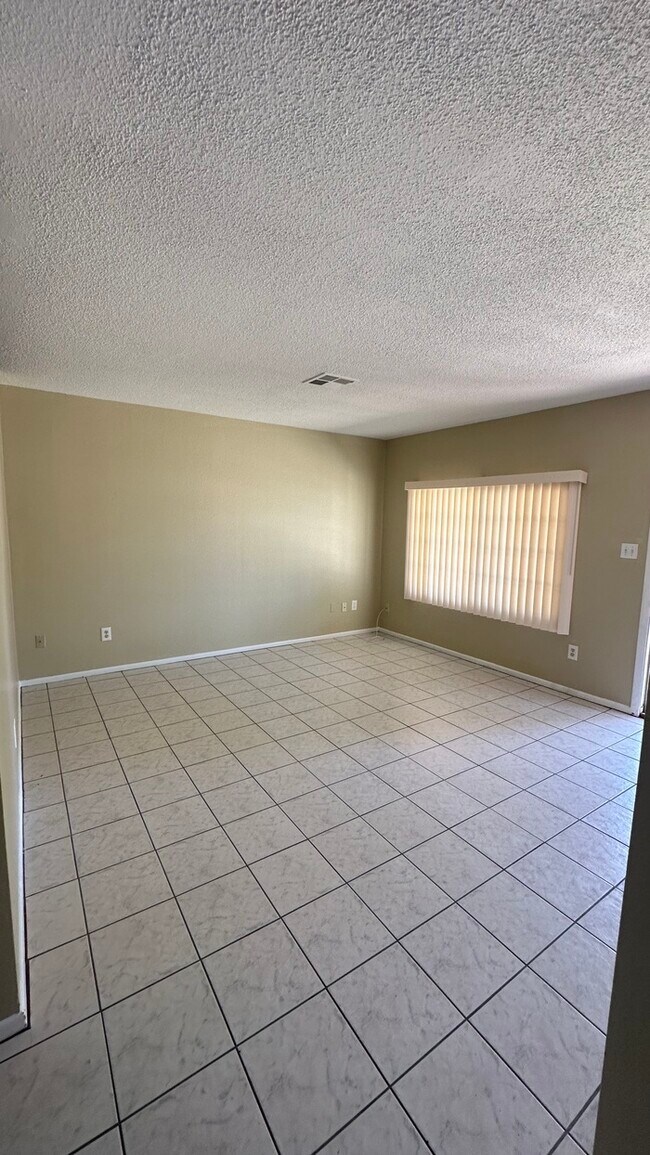 Foto del edificio - 7713 N 109th Ave