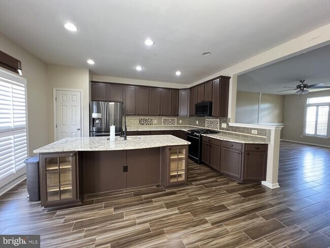 Foto del edificio - 2153 Potomac Club Pkwy
