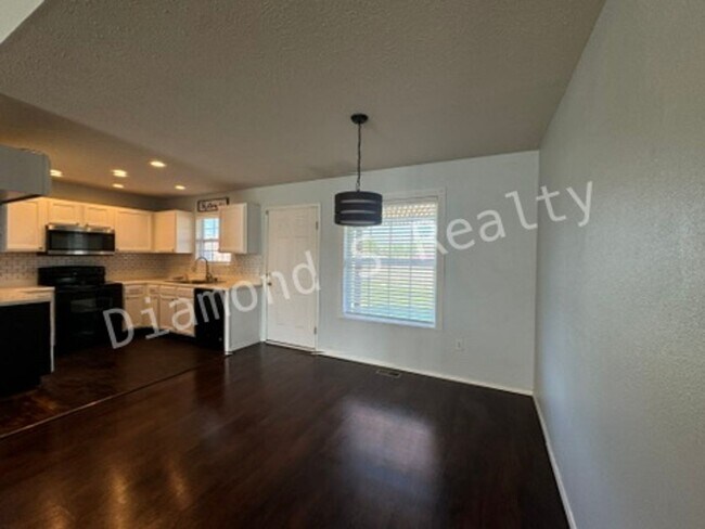 Building Photo - JUST REDUCED! Nixa Location - 3 Bedroom Ho...