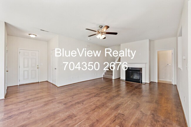 Foto del edificio - 8605 Redding Glen Ave