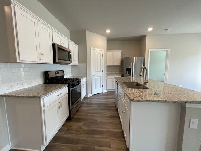 Building Photo - 3 Bedroom New Construction Home
