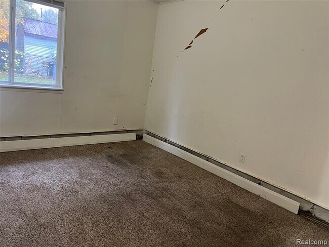 Foto del edificio - 6482 Riverdale Rd