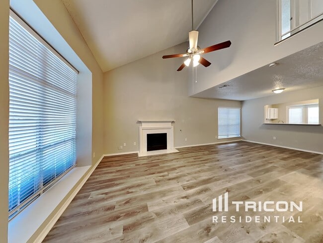 Building Photo - 1534 High Pointe Ln