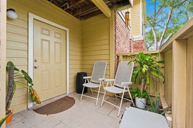 Foto del edificio - 8642 Mallard Reserve Dr