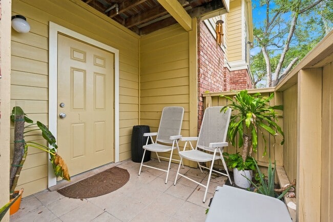 Building Photo - 8642 Mallard Reserve Dr
