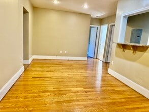 Building Photo - 74 Egmont St