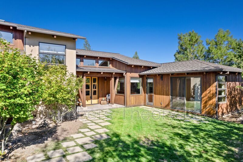 Primary Photo - 62695 Big Sage Way