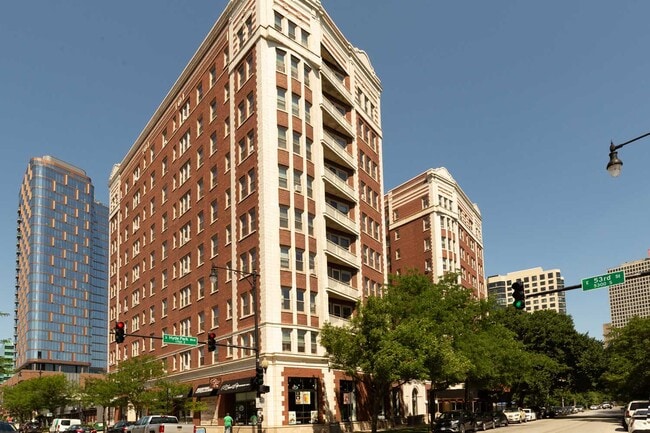 Building Photo - East Park Tower