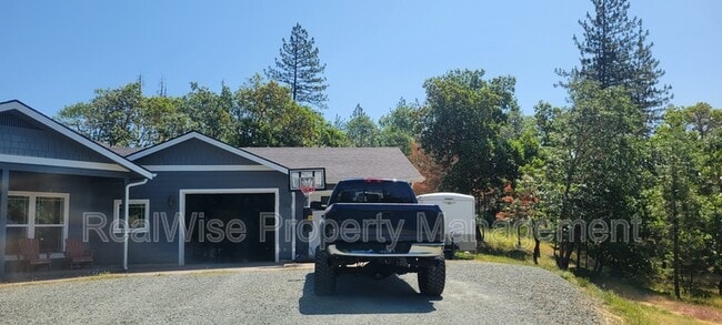 Building Photo - 235 Needlewood Dr