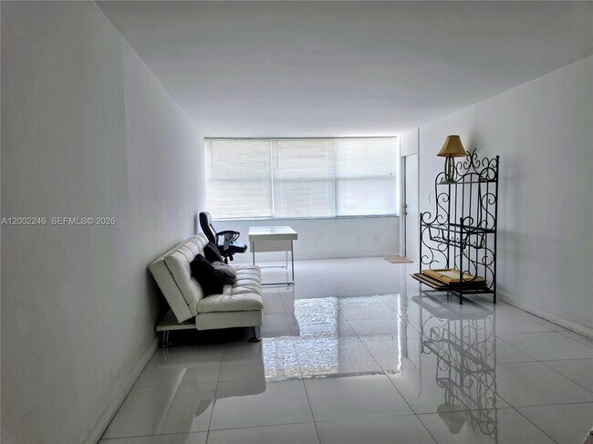 Foto del edificio - 1200 NE Miami Gardens Dr