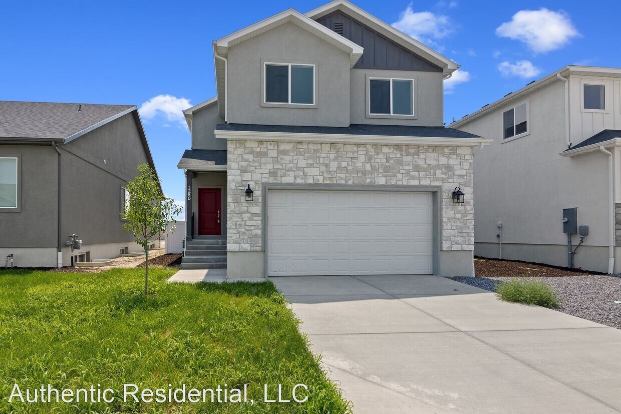 Primary Photo - 4 br, 3 bath House - 1288 E Pamela St