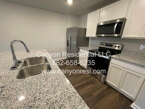 Building Photo - 5825 Vernier Dr SW
