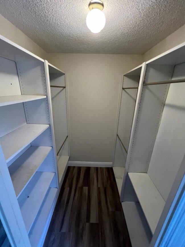 Foto del edificio - 849 Blue Ridge Cir