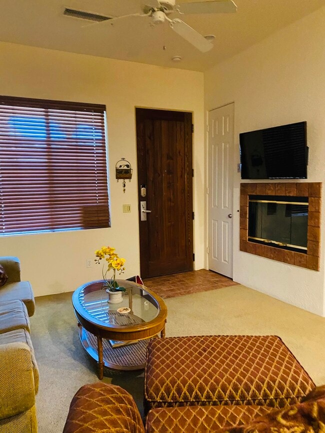 Foto del edificio - 50700 Santa Rosa Plz