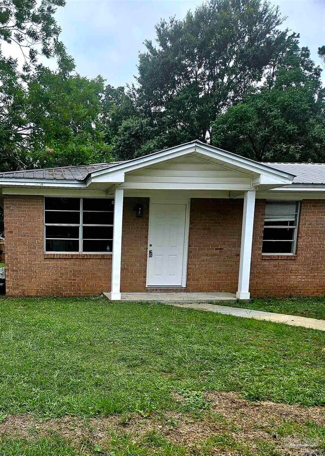 Building Photo - 2605 Talbert St